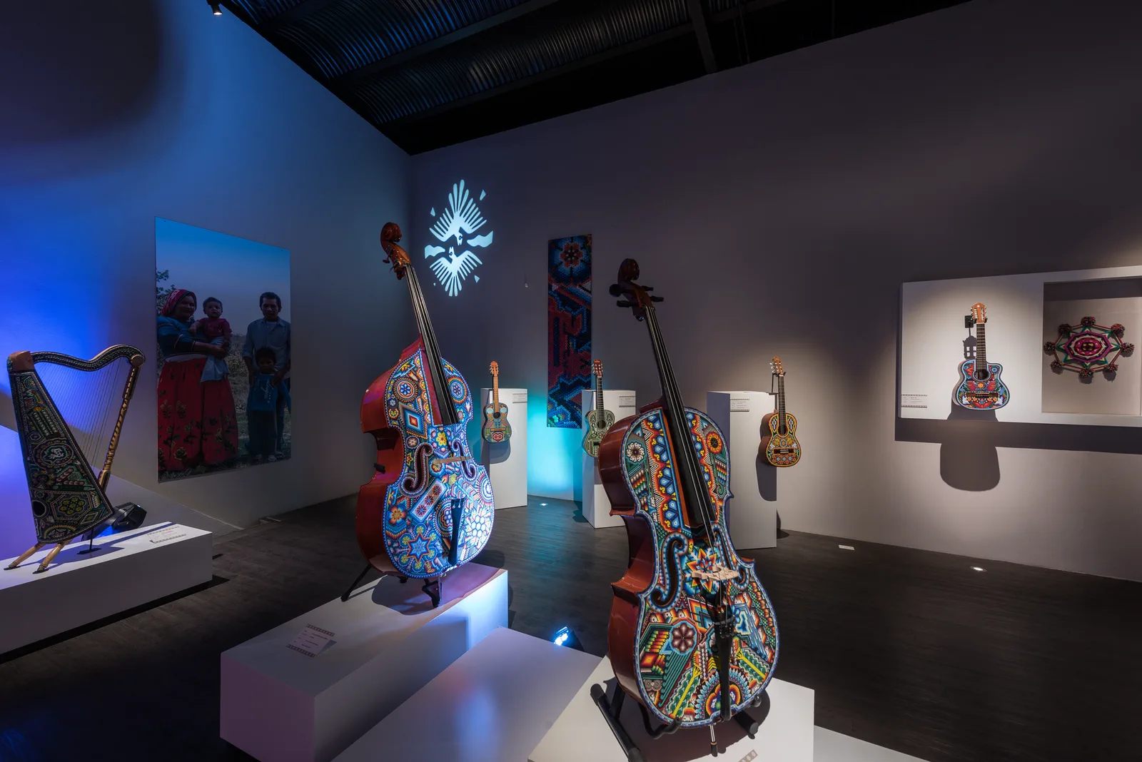 Colores y Música Wixárika: instrumentos huicholes